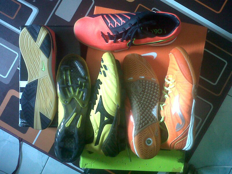 sepatu futsal nike, joma ori, soccer mizuno murah