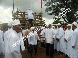 Upacara adat nyangku panjalu
