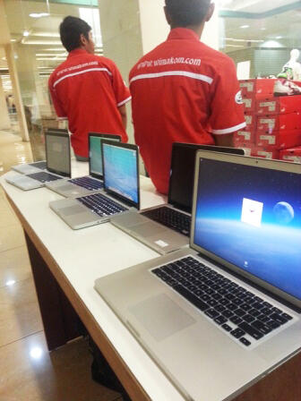 JUAL MURAH ..!! Macbook PRO 5.1 2ND CORE2DUO 15.2"/4GB/320GB/NVIDIA 256MB+256MB INTEL