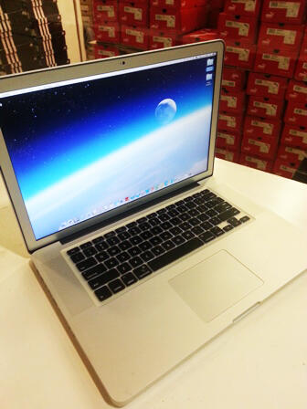 JUAL MURAH ..!! Macbook PRO 5.1 2ND CORE2DUO 15.2"/4GB/320GB/NVIDIA 256MB+256MB INTEL