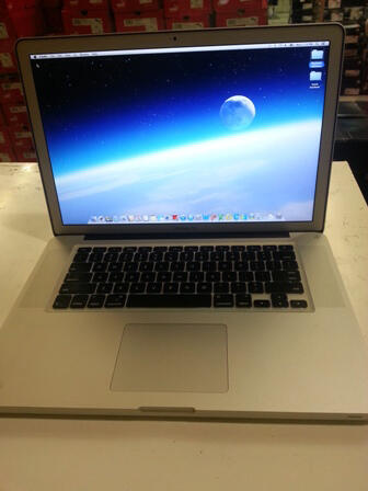 JUAL MURAH ..!! Macbook PRO 5.1 2ND CORE2DUO 15.2"/4GB/320GB/NVIDIA 256MB+256MB INTEL
