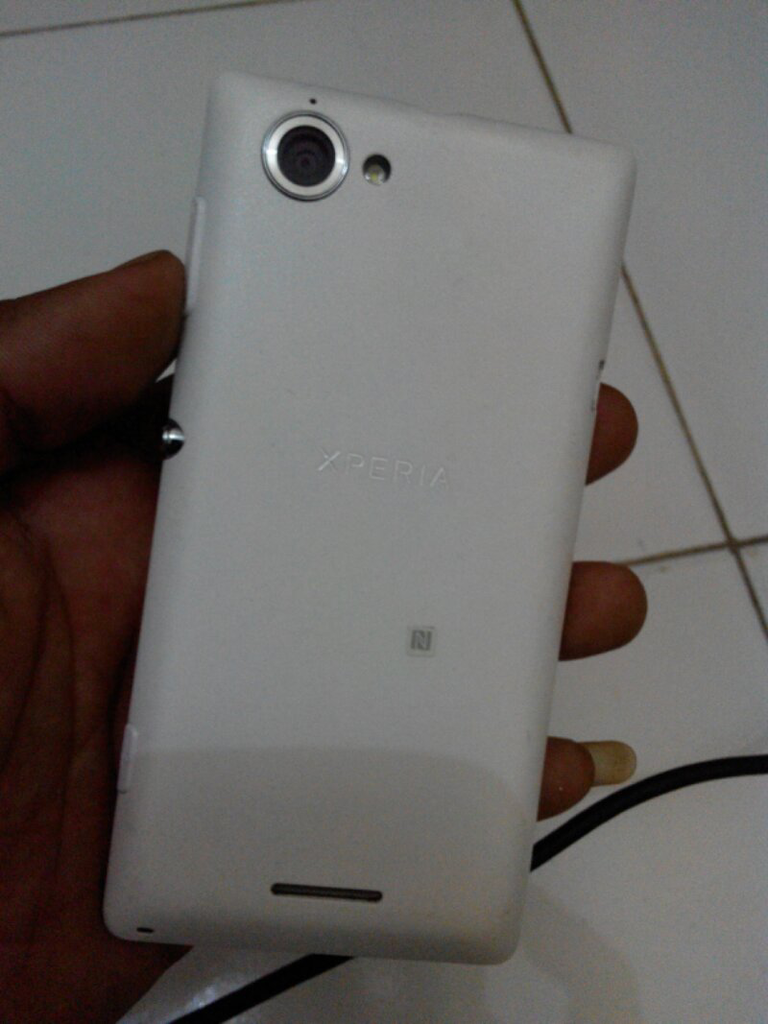 sony xperia l bisa barter/tt ( bandung )