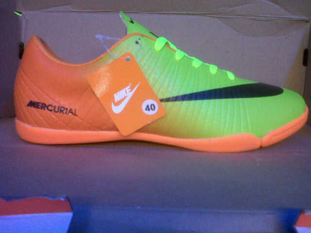 Sepatu Futsal obral 150rb, sampe akhir bulan.