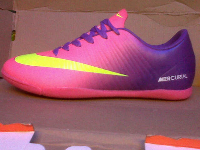 Sepatu Futsal obral 150rb, sampe akhir bulan.