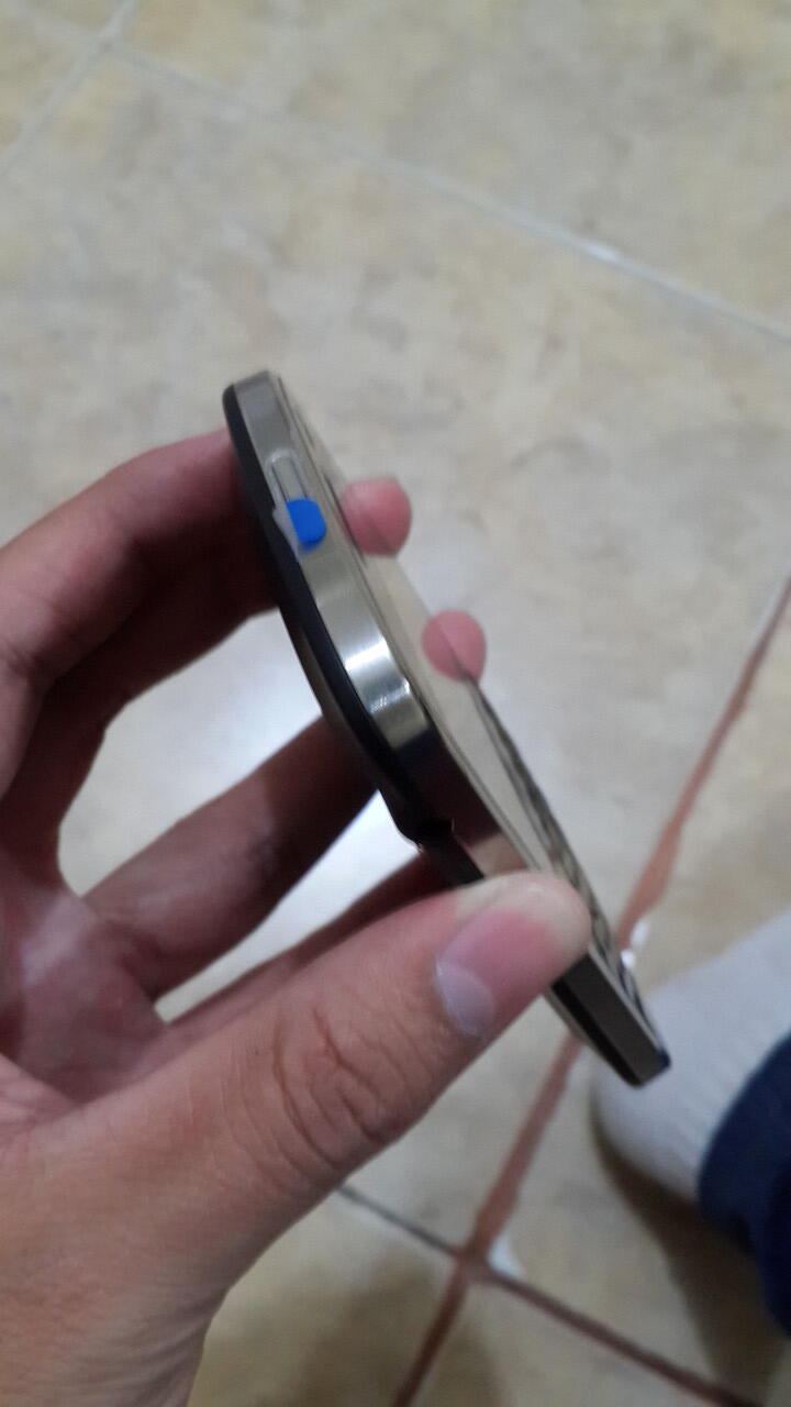Blackberry Dakota 9900 Hitam,baru pakai 8 bulan Resmi TAM mulus tanpa cacat 100%