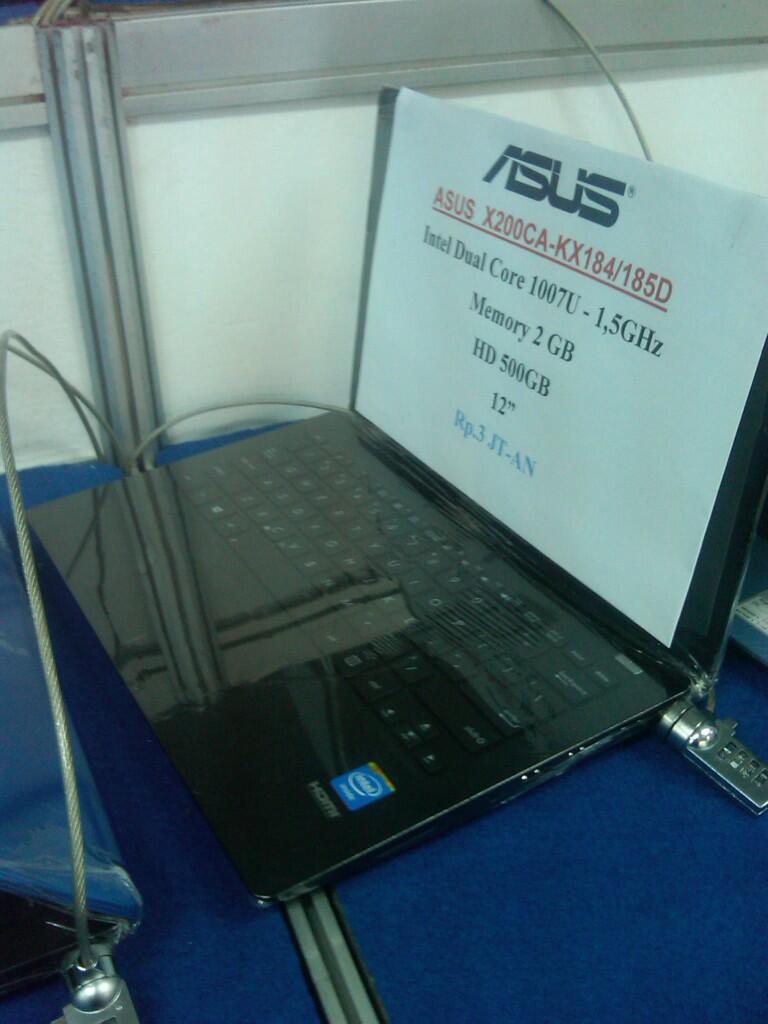 ASUS X200CA (blue,white,black)