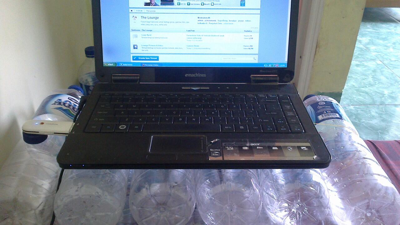 Meja LapTop BIKINAN ane Sendiri (Anti Mainstream) 