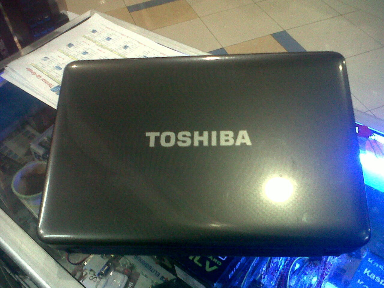 Jual Notebook Toshiba Core i3,Hardisk 500 Gb, Mulus (Bandung)