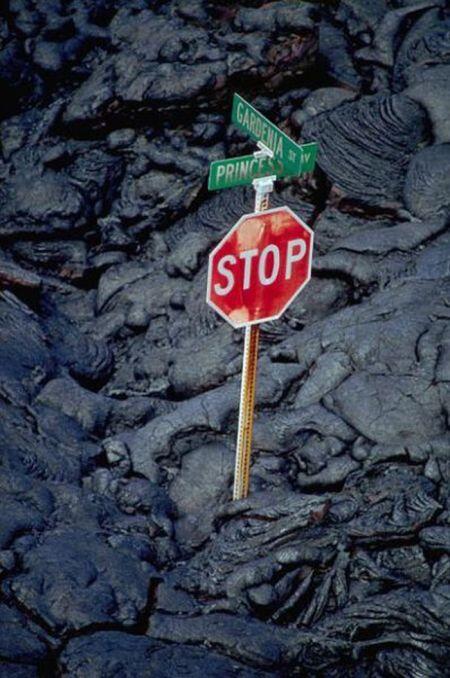 Melihat dahsyatnya lava letusan gunung Kilauea