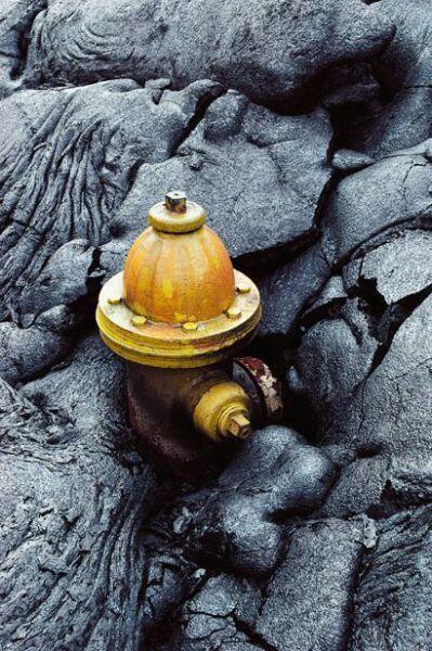 Melihat dahsyatnya lava letusan gunung Kilauea