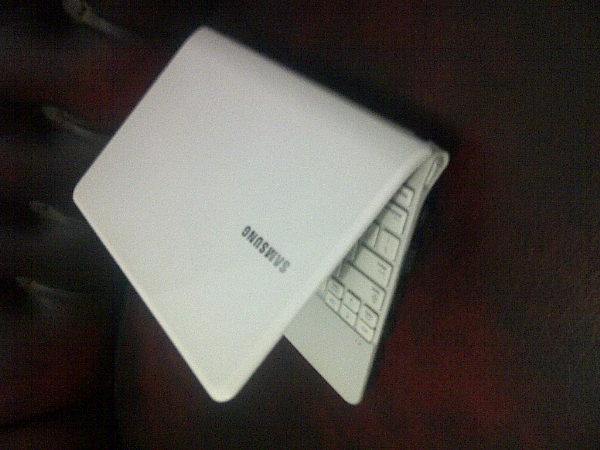 SAMSUNG NC108P PUTIH MULUS GAANN..