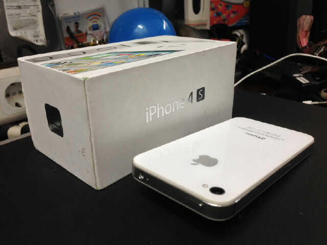 Dijual iphone 4S 16GB White Lengkap
