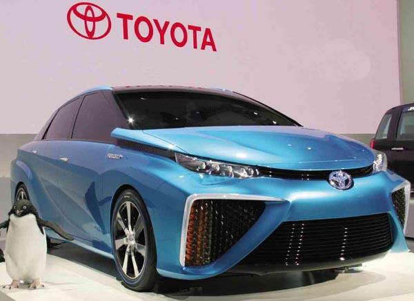 Toyota FCV Hydrogen Concept Car Uji Tembak Tangki Bahan Bakar