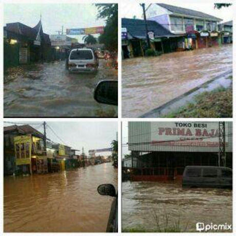 Ini Kondisi Banjir yang Menggenangi Jalanan di Daerah Cibubur