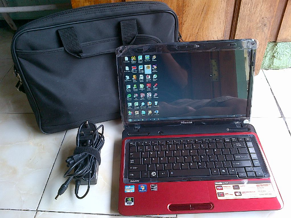 LAPTOP TOSHIBA L745 Core i3-2330M GAMING | 640GB | NVIDIA 1GB | 98% MULUS | SURABAYA