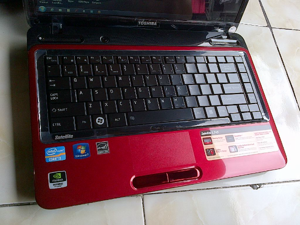 LAPTOP TOSHIBA L745 Core i3-2330M GAMING | 640GB | NVIDIA 1GB | 98% MULUS | SURABAYA