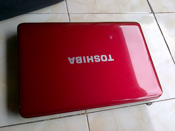 LAPTOP TOSHIBA L745 Core i3-2330M GAMING | 640GB | NVIDIA 1GB | 98% MULUS | SURABAYA