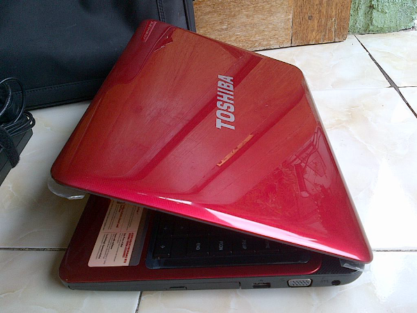 LAPTOP TOSHIBA L745 Core i3-2330M GAMING | 640GB | NVIDIA 1GB | 98% MULUS | SURABAYA