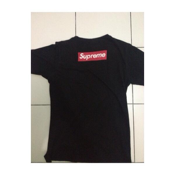 Wts tees supreme, vans t-shirt zara man, H&M, parka dickies