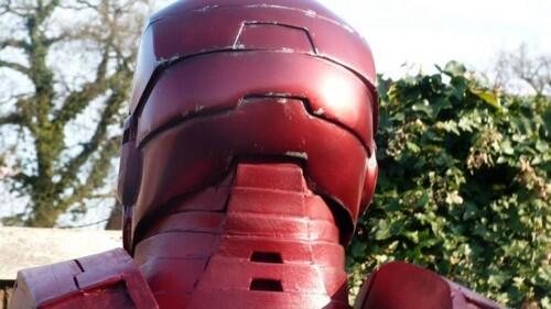 &#91;FOTO&#93; Pria ini BIKIN ARMOR Iron Man dari BUSA...Hasilnya ??!!