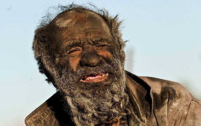 Orang Iran ini tidak pernah mandi selama 60 tahun