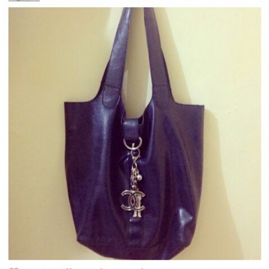 preloved tas,baju,dompet good condition..check it out ladiesss....