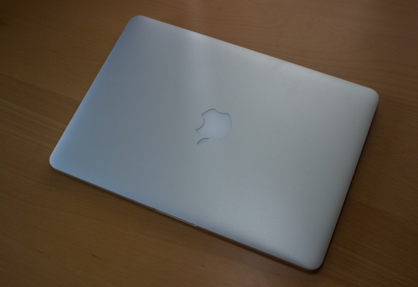 ::: MacBook Pro 13" Retina Display :::