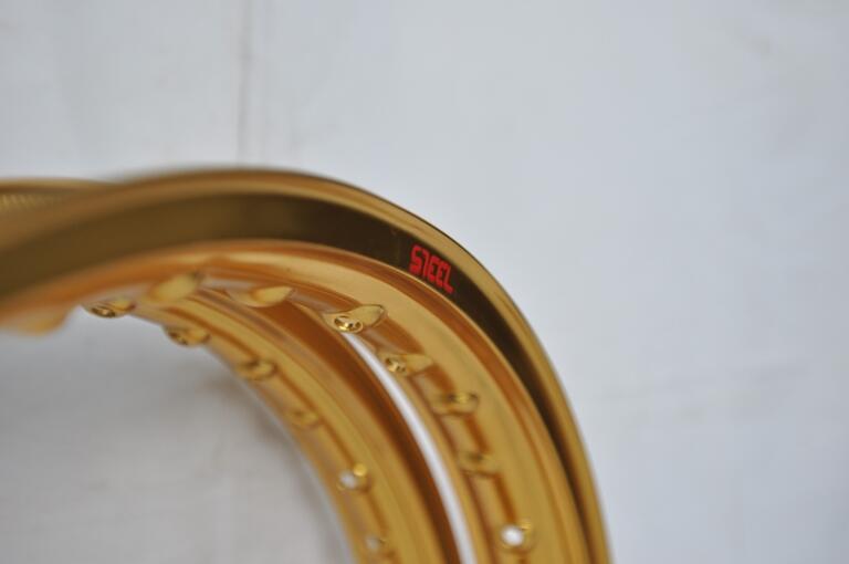 Terjual pelek allumunium TK RACING Banyak Motif Warna 