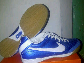 SEPATU FUTSAL NIKE TIEMPO NATURAL IV, TOTAL 90 MANGGO, SURABAYA