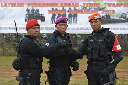 Meluncur dari Markas Kopassus Cijantung, Kopassus Evakuasi Korban Banjir