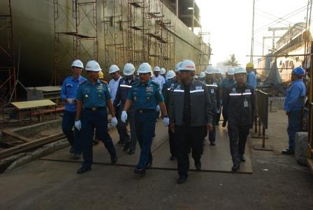 KASAL TINJAU PEMBANGUNAN KAPAL BCM