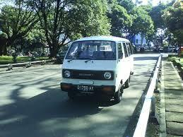 Mobil Kembar Beda Merk diindonesia gan!!! cerobrott!!