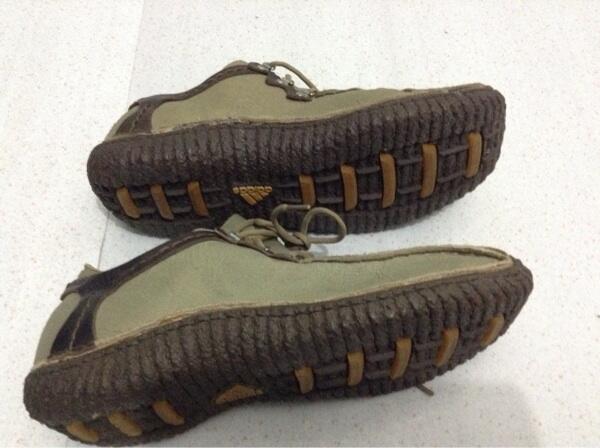 Sepatu adidas