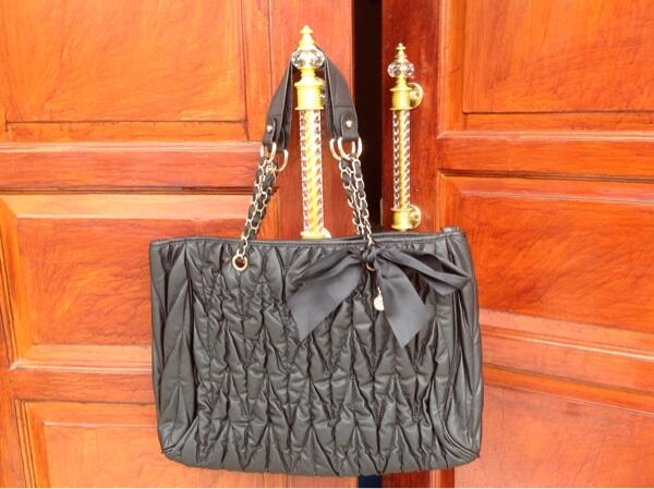 SALEEEEEE 50%.....ngabisin stock nih....GRab it fast sista :)