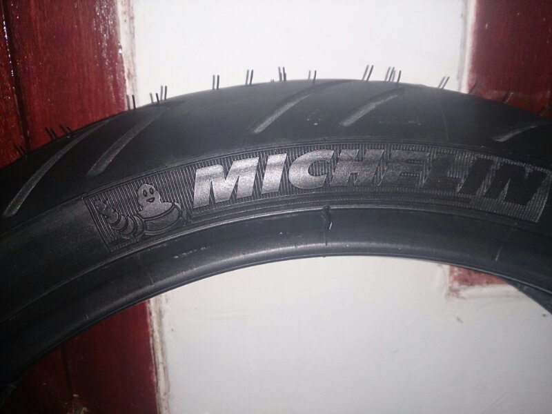 ban tubles michelin S29s 90/80& corsa M33 110/80 ring 14