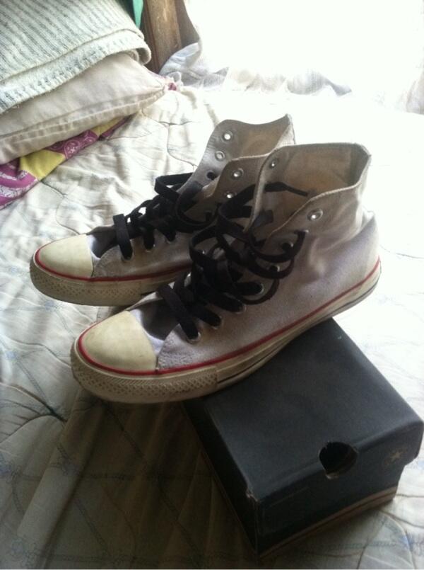 Garage sale Vans Converse PSD