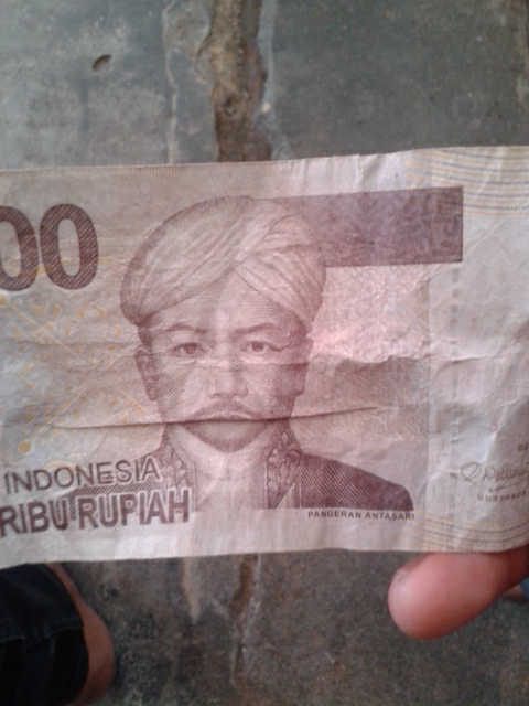 ada yang aneh di duit 2k ane gan