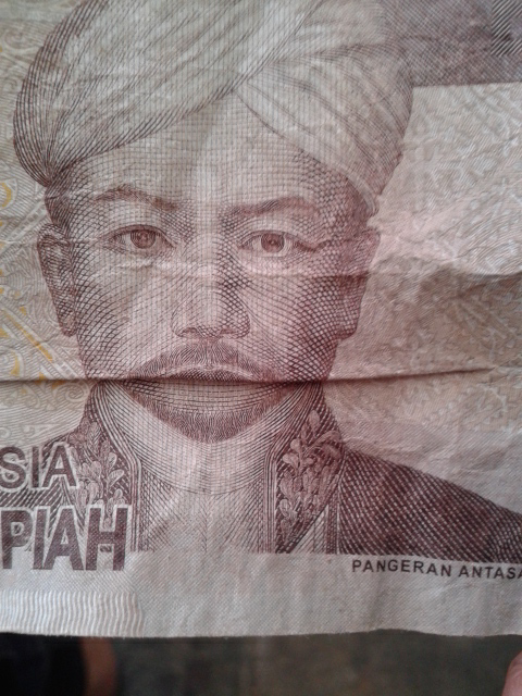 ada yang aneh di duit 2k ane gan