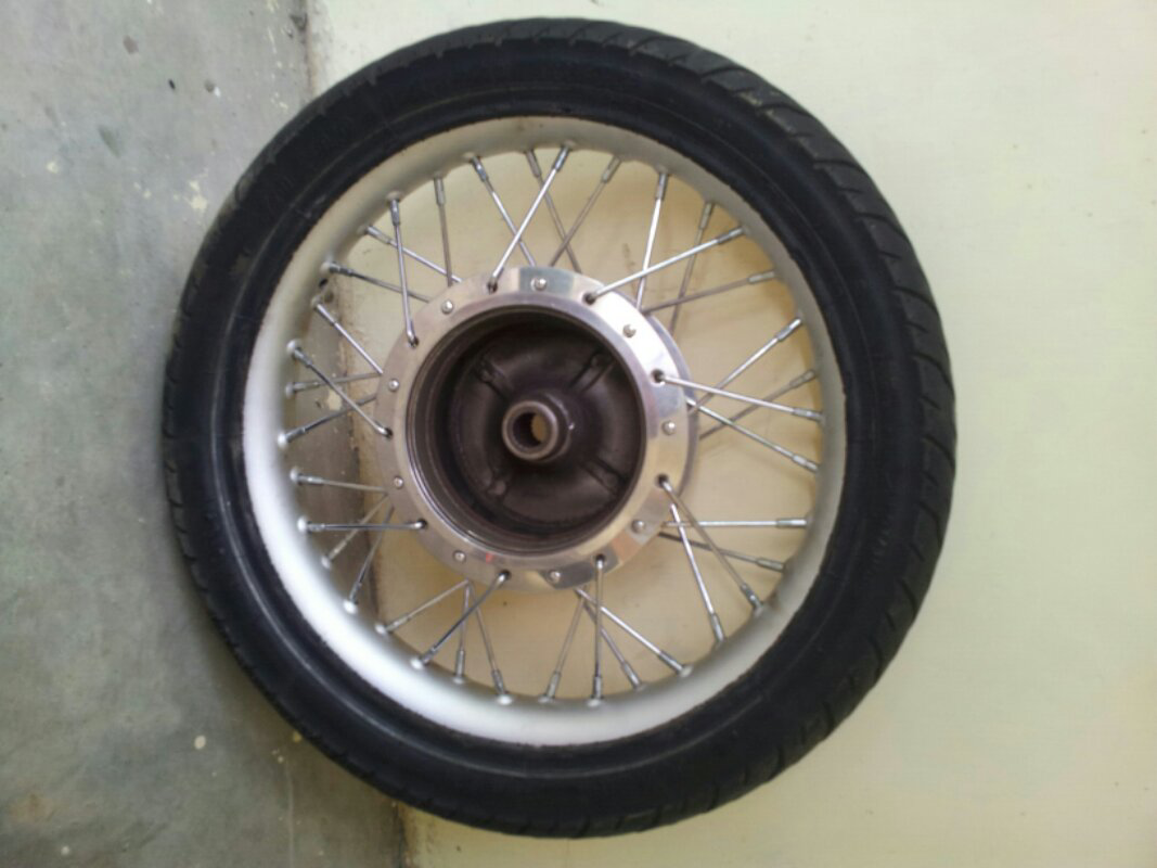 velg motor honda R14 bekas vario