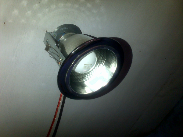 Lampu Penghangat Bayi di Musim Hujan