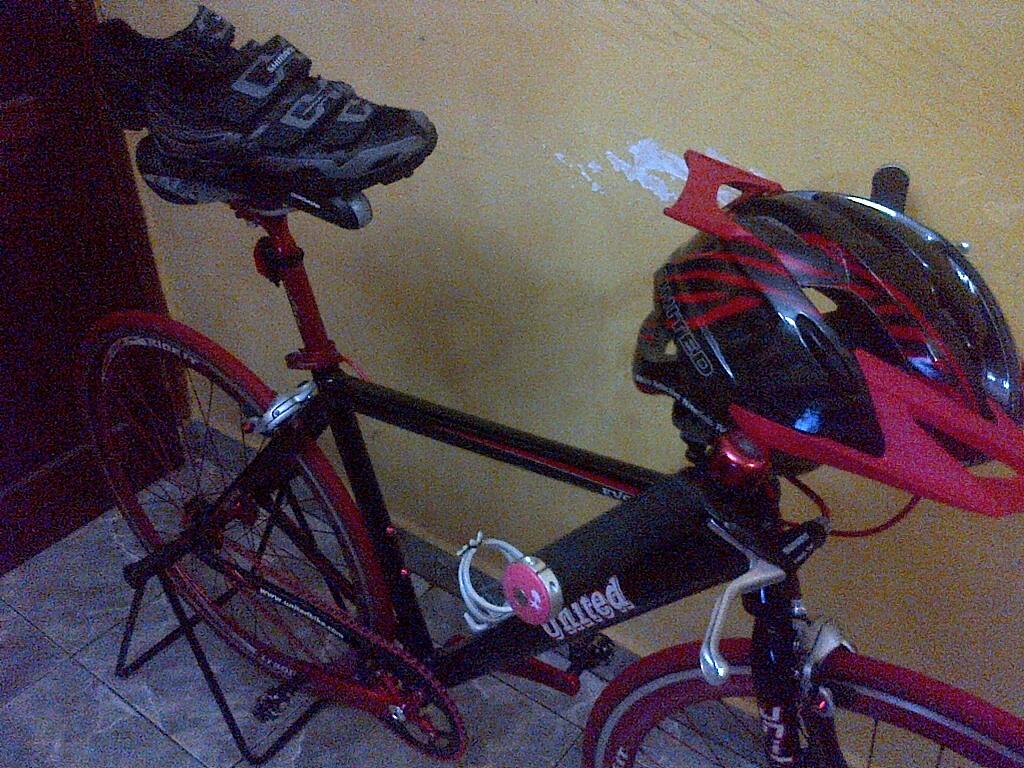 Jual Sepeda fixie united + helm & sepatu
