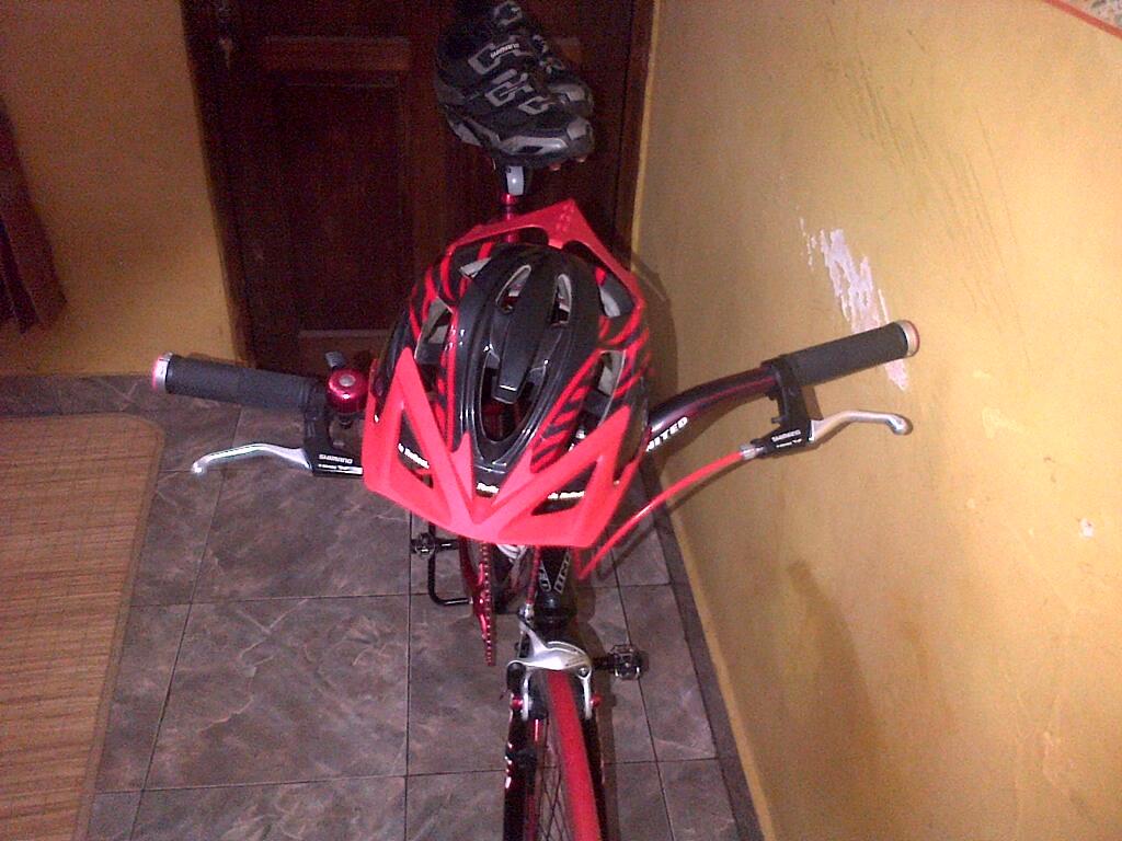 Jual Sepeda fixie united + helm & sepatu