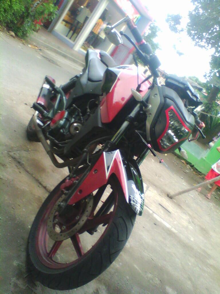 BAJAJ PULSAR 200CC MODIFIKASI BODY PLAT E POSISI TASIKMALAYA