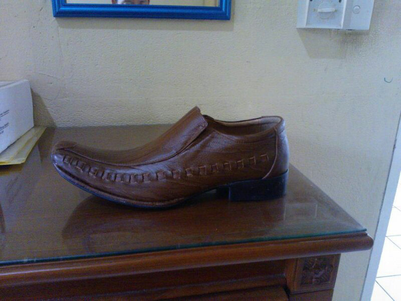 2 pasang sepatu kulit asli hand made new bercorak keren bogor
