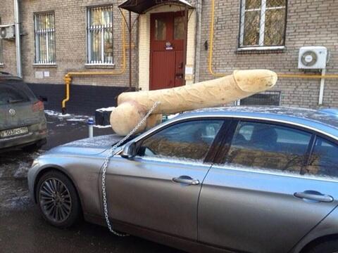 Apa yg salah dari foto ini? Bisa ditebak?