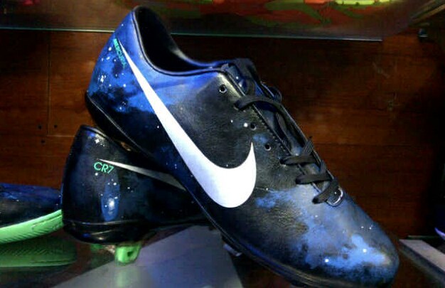 Obral sepatu futsal dan bola import luar negeri!!!