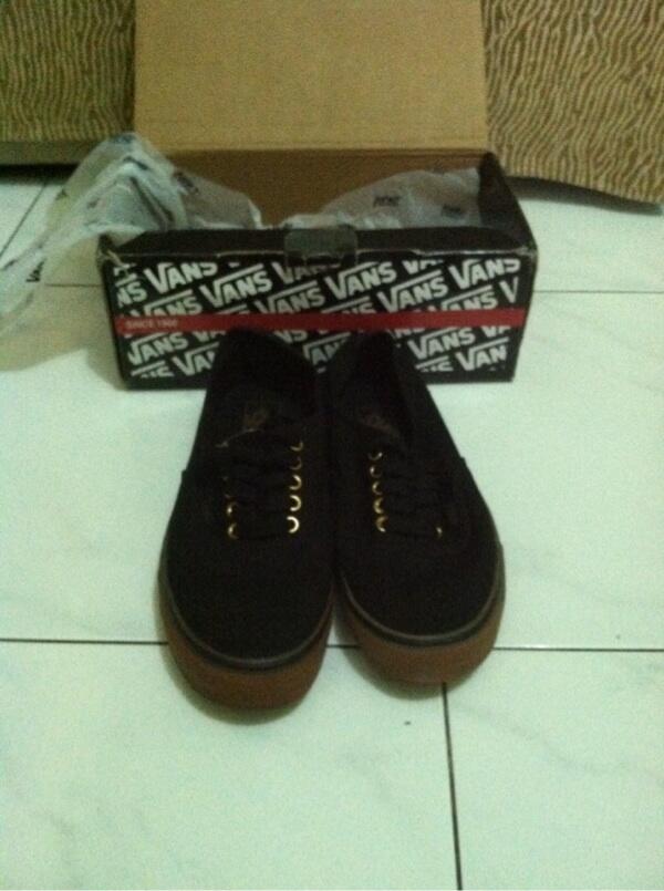 Vans Authentic Black Rubber Gum