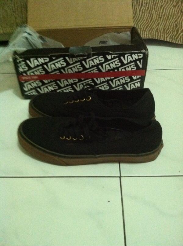 Vans Authentic Black Rubber Gum