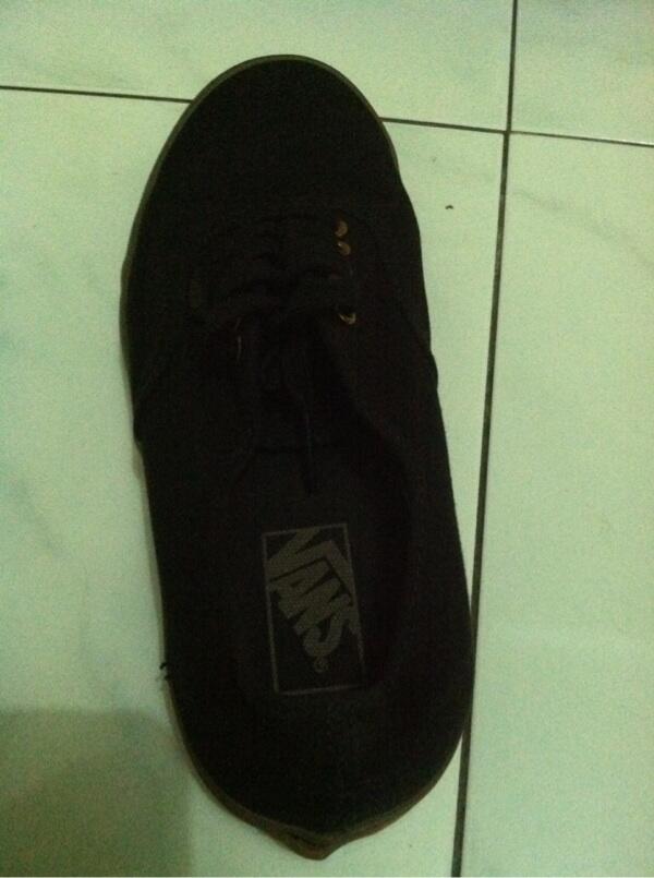 Vans Authentic Black Rubber Gum