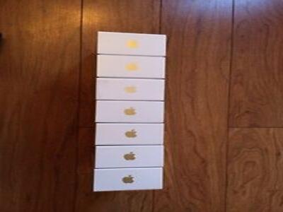 APPLE IPHONE 5S 16GB RP.2.200.000.- SAMSUNG GALAXY S4 I9500 RP.1.400.000,-
